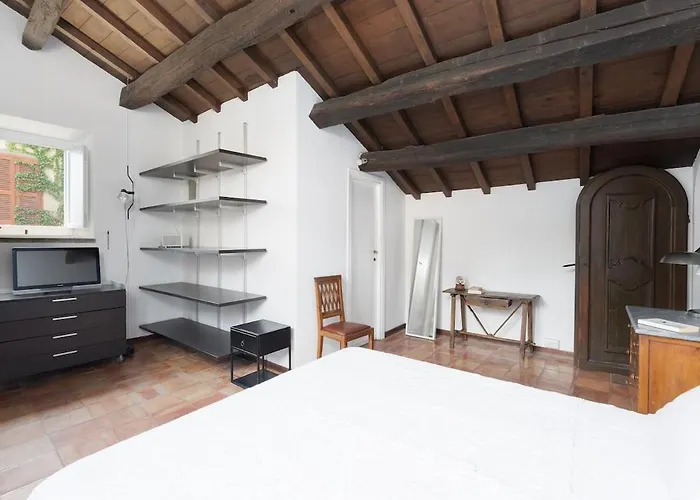 Luxury Heritage Penthouse - Navona Apartment *